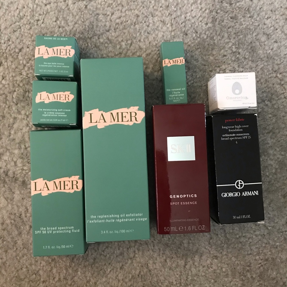 La Mer package boxes